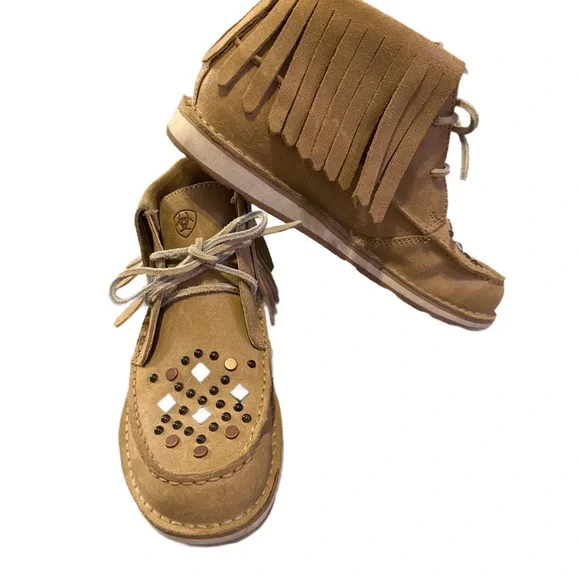 Ariat Tan Cruiser Chukka Ankle Boots with Fringe - EUC - Picture 1 of 6